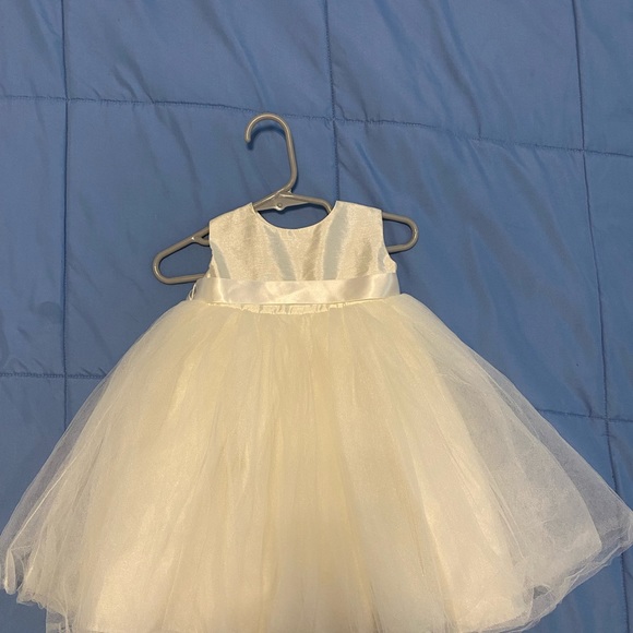 flower girl dress with tulle and ribbon waist - Picture 3 of 5